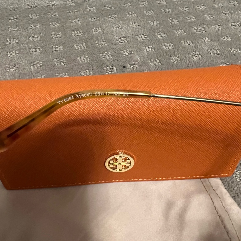 🌿Tory Burch Women’s Sunglasses - Picture 13 of 15